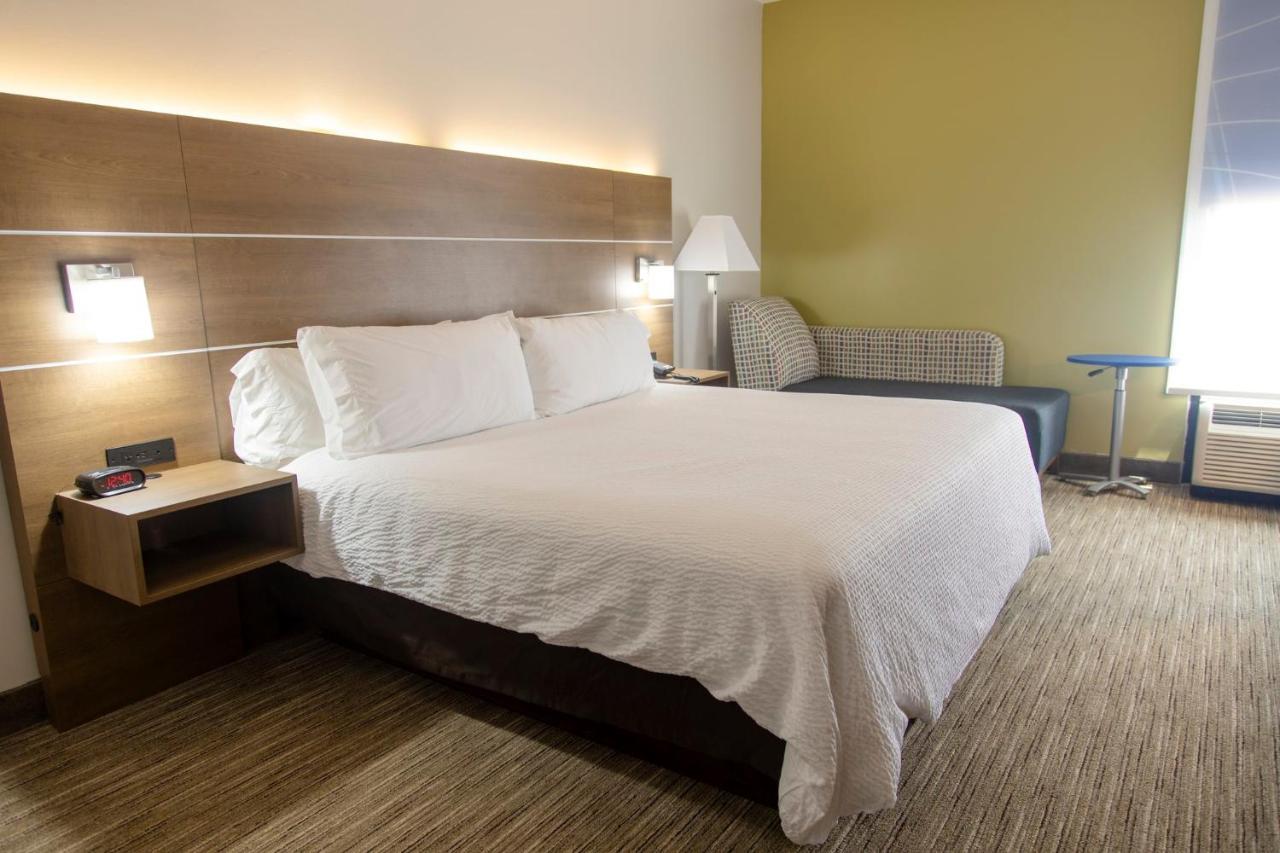 Holiday Inn Express Marshfield - Springfield Area By Ihg מראה חיצוני תמונה