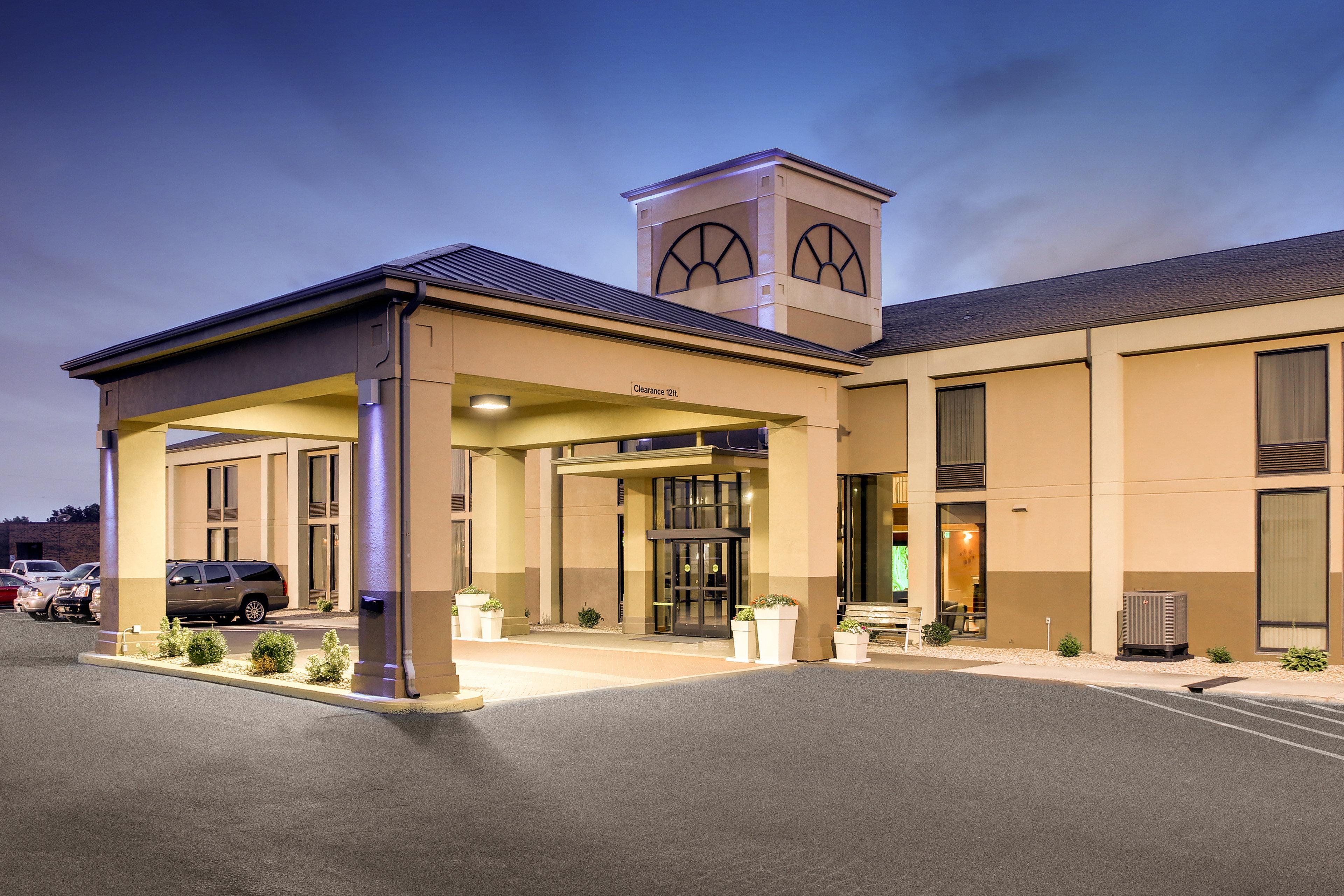 Holiday Inn Express Marshfield - Springfield Area By Ihg מראה חיצוני תמונה