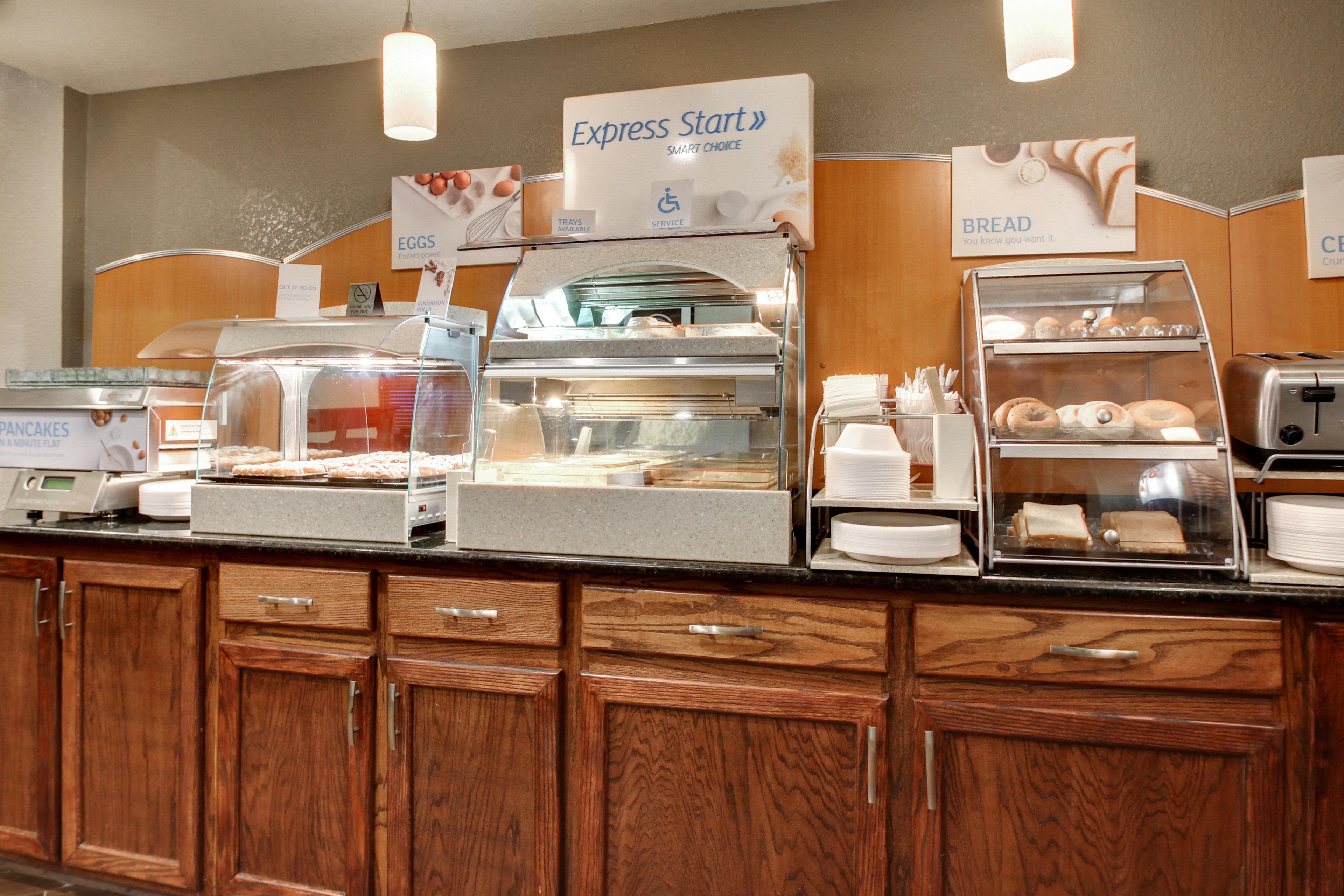 Holiday Inn Express Marshfield - Springfield Area By Ihg מראה חיצוני תמונה