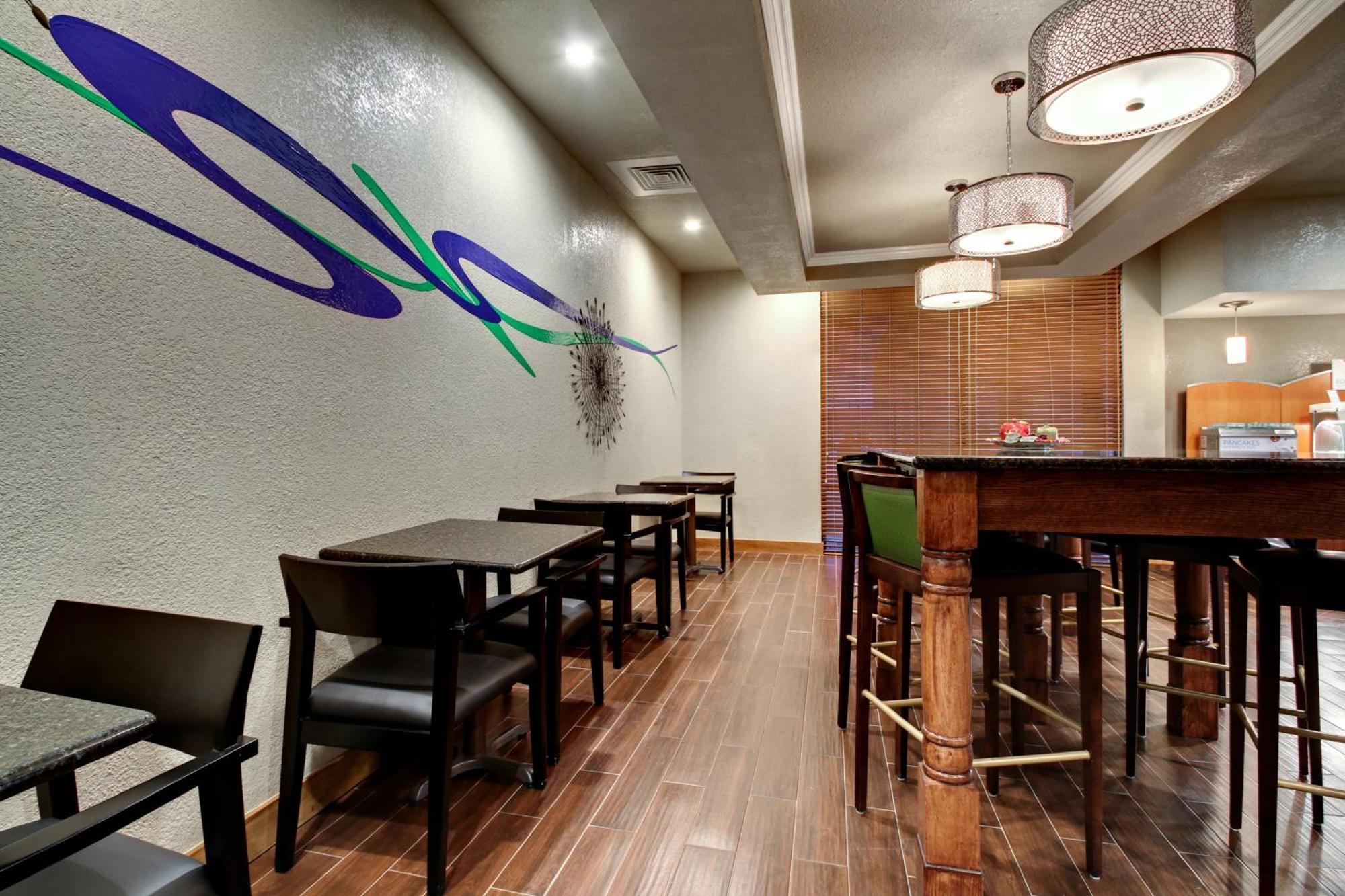 Holiday Inn Express Marshfield - Springfield Area By Ihg מראה חיצוני תמונה