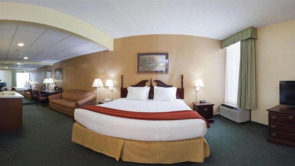 Holiday Inn Express Marshfield - Springfield Area By Ihg מראה חיצוני תמונה